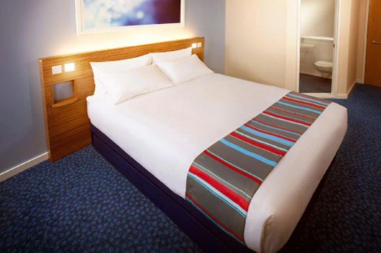 Hotel Travelodge London Kingston Upon Thames 3*