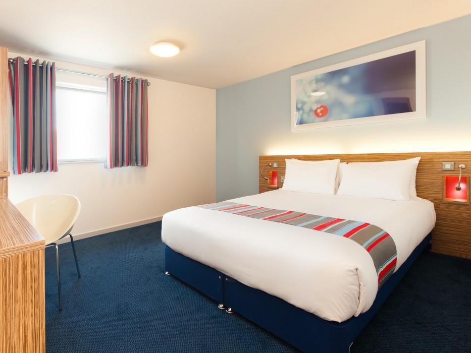 Travelodge London Kingston Upon Thames 3*