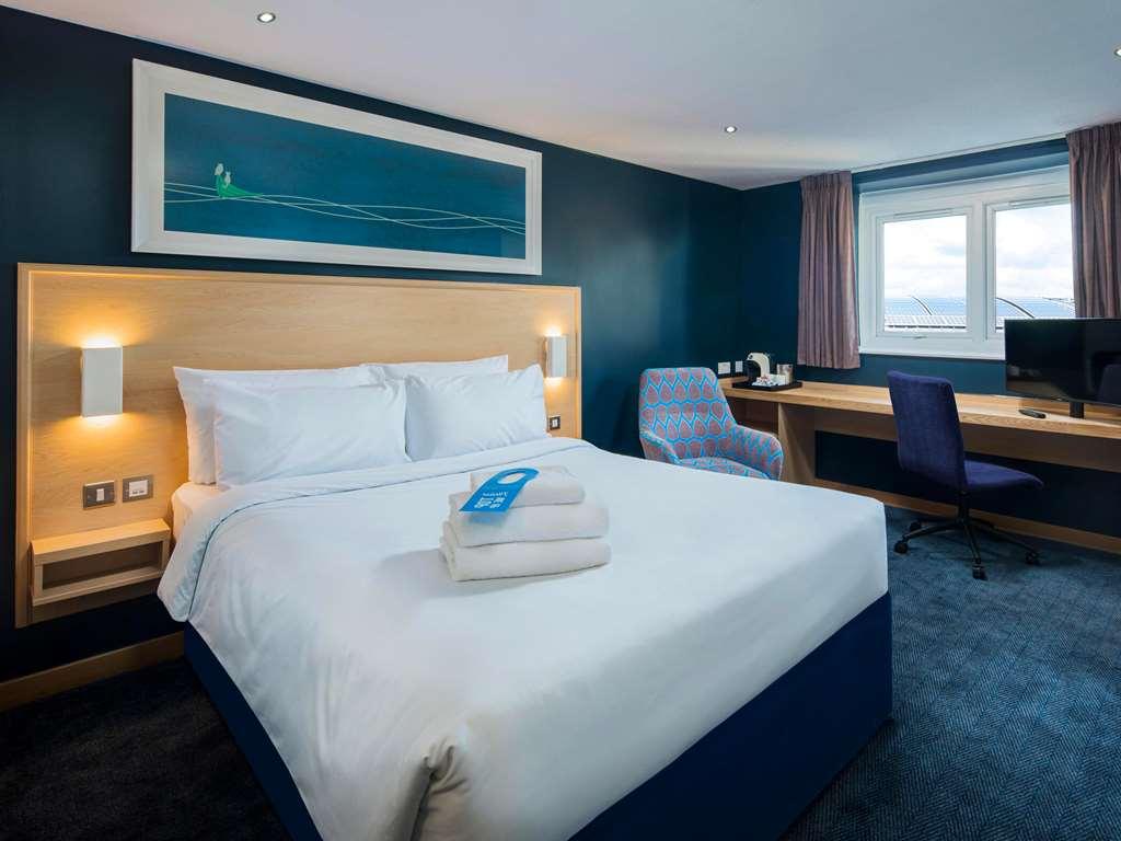 Travelodge London Kingston Upon Thames Hotel 3*