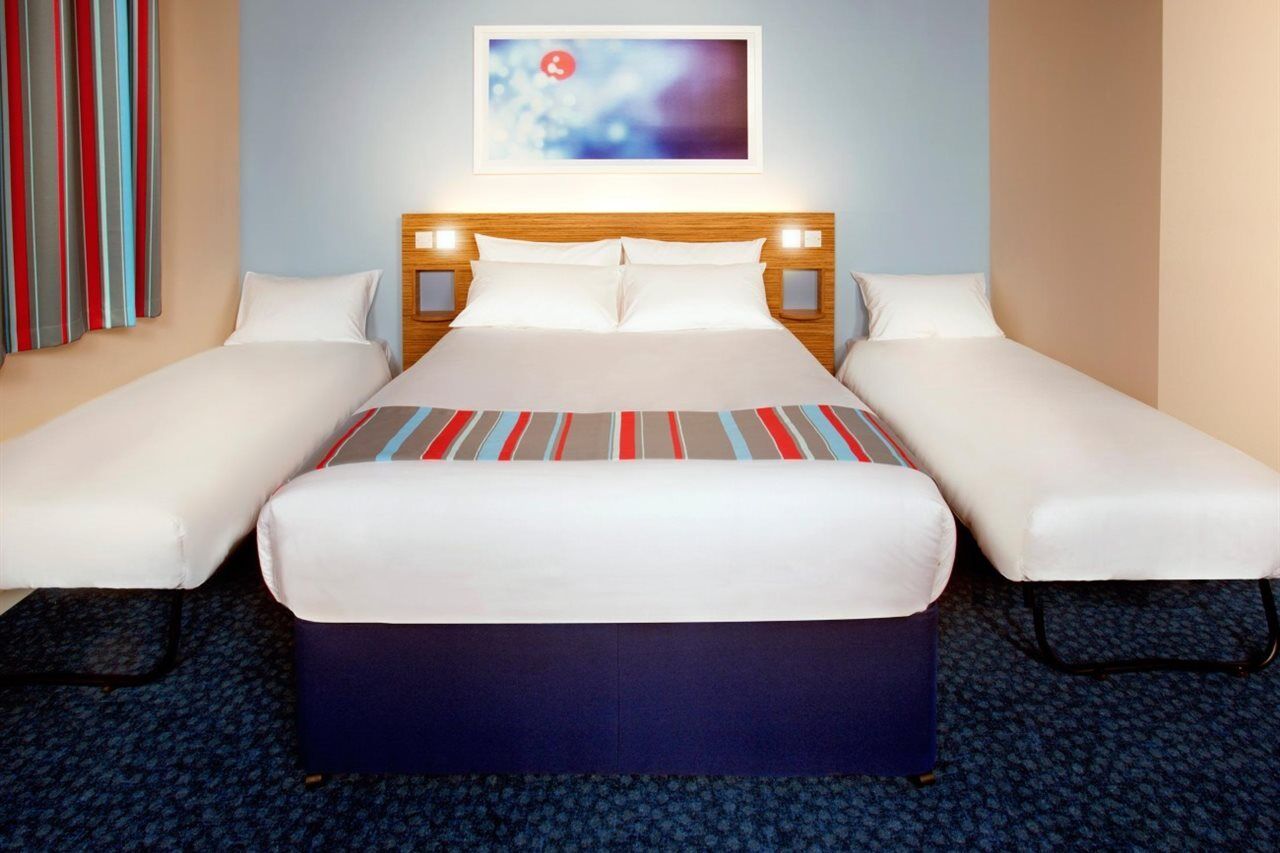 Travelodge London Kingston Upon Thames 3*
